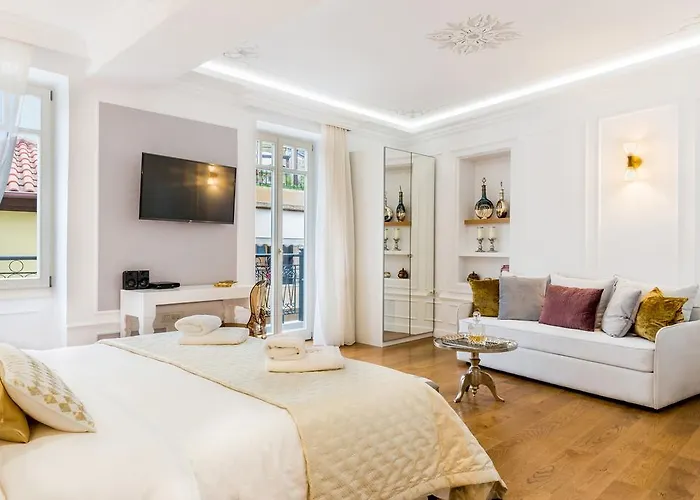 Πανσιόν Casa Kallergi 4*